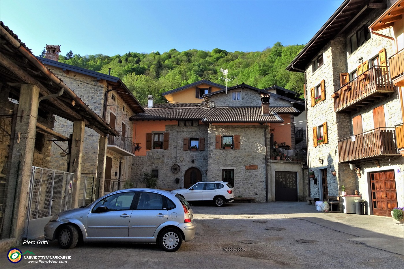 19 La piazzetta di Piazza Martina (370 m).JPG
